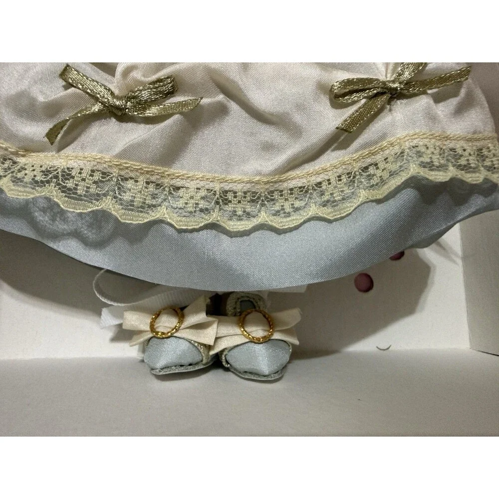 2000 Madame Alexander #26875 Adorable Silk Victorian 8